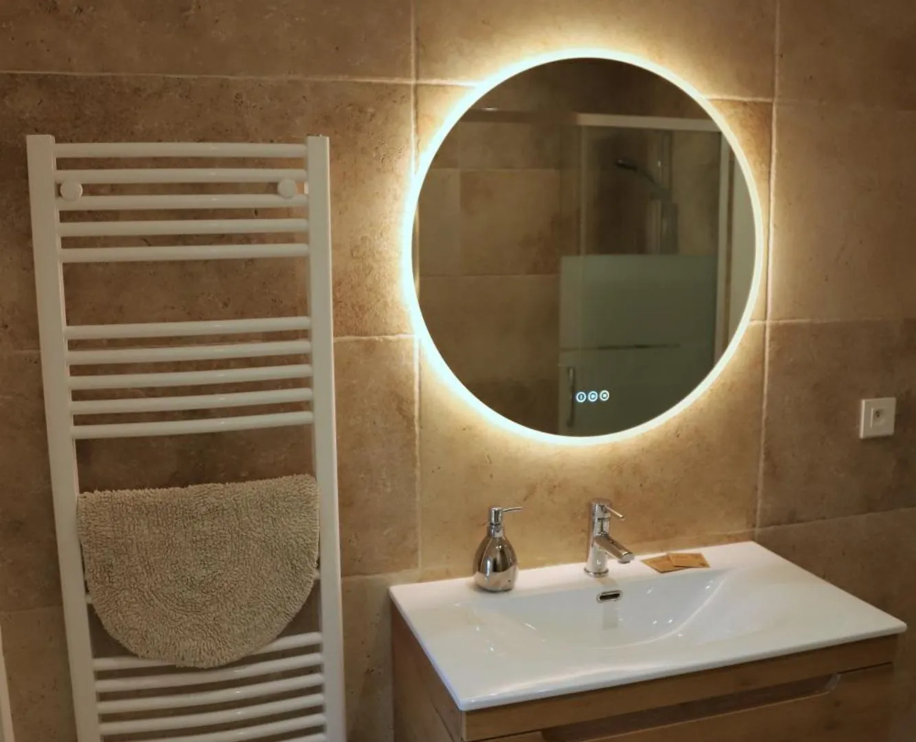Duplex De Charme Au Coeur De La Provence. Apartment Pertuis France